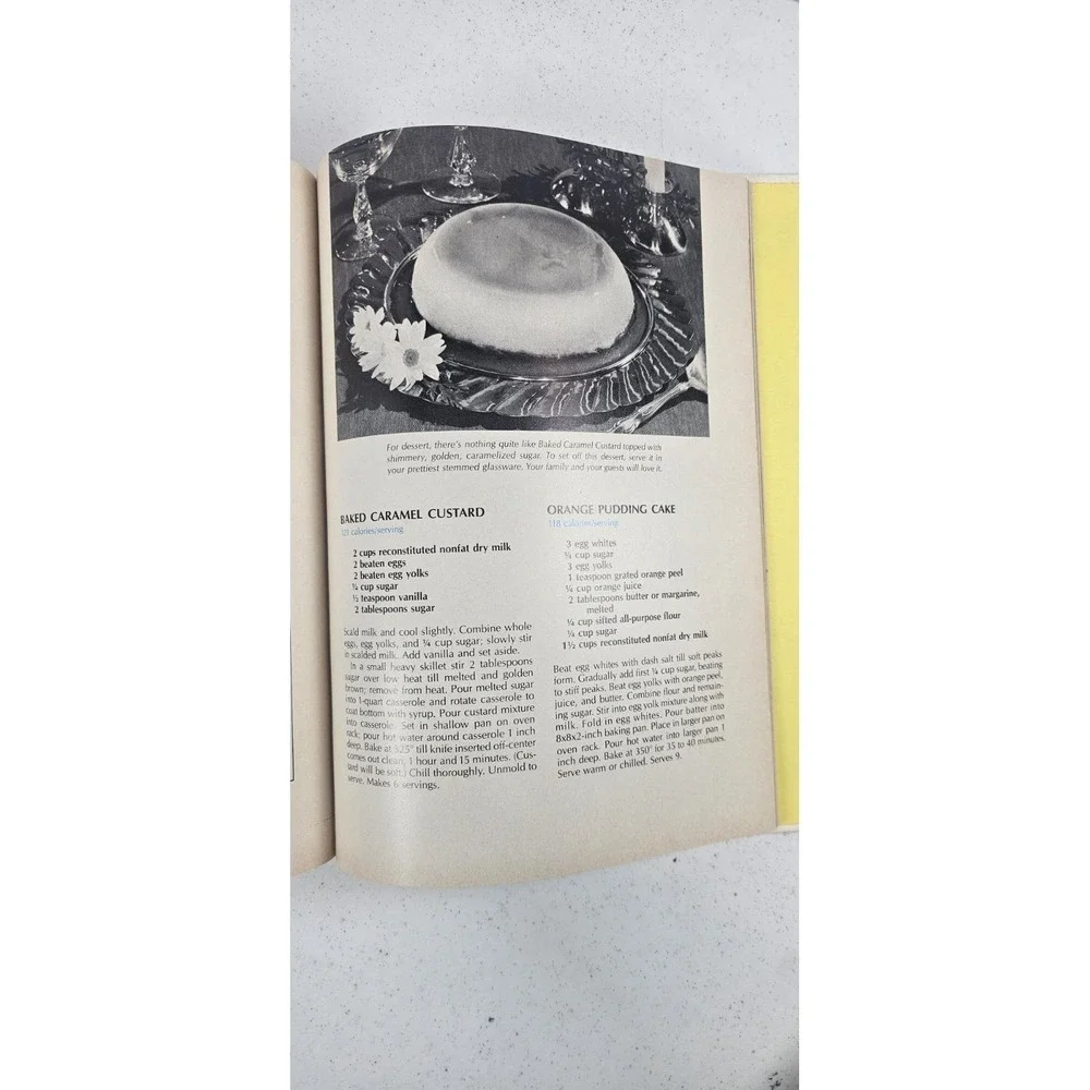 Better Homes and Gardens Low Calorie Desserts Cookbook 1972 Vintage Color Photos
